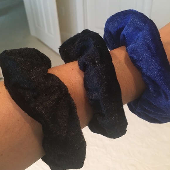 ♦️Velvet Hair Scrunchies Set of 3